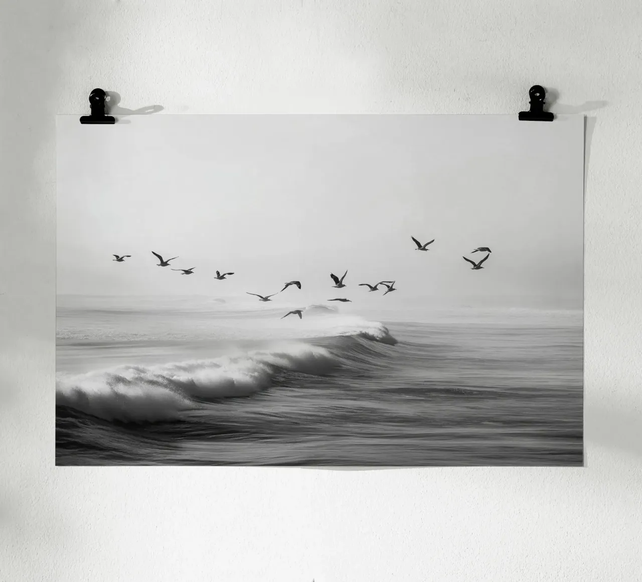 Zeemeeuwen over oceaangolven poster van Indigo Tides Art