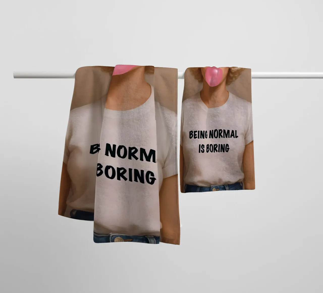 Marilyn Monroe normaal zijn is saai badhanddoek van ARTOMATIC