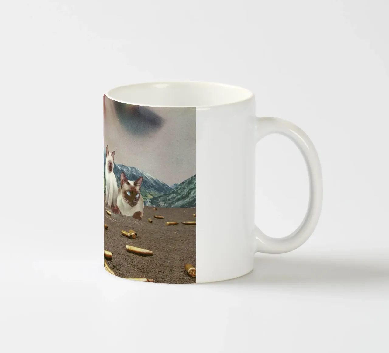 Big Cats of War tazza in ceramica da Jesse Treece