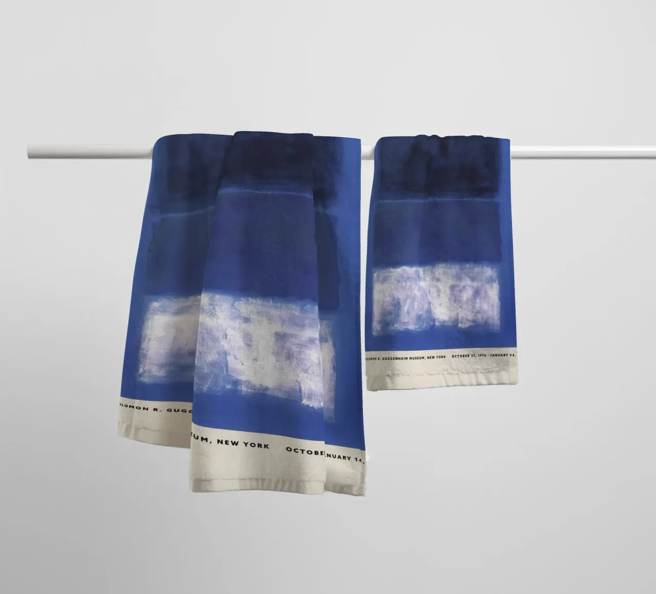 Retrospettiva Mark Rothko Blu asciugamano da bagno da Spencershop