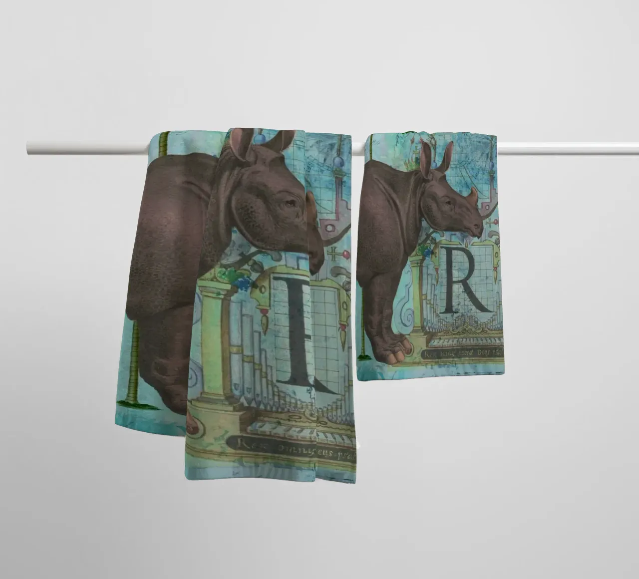 Collage di rinoceronti e scimmie asciugamano da bagno da Andrea Haase Vintage World