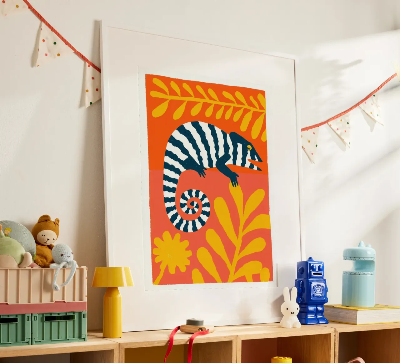 Camaleonte con strisce zebrate | stile serigrafico poster con telaio in plastica da Autofocus