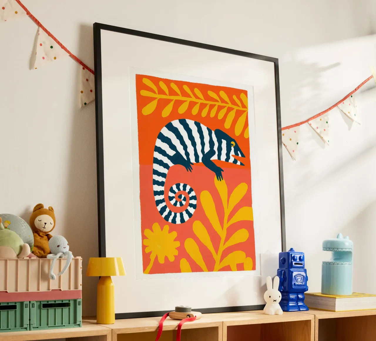 Camaleonte con strisce zebrate | stile serigrafico poster con telaio in plastica da Autofocus