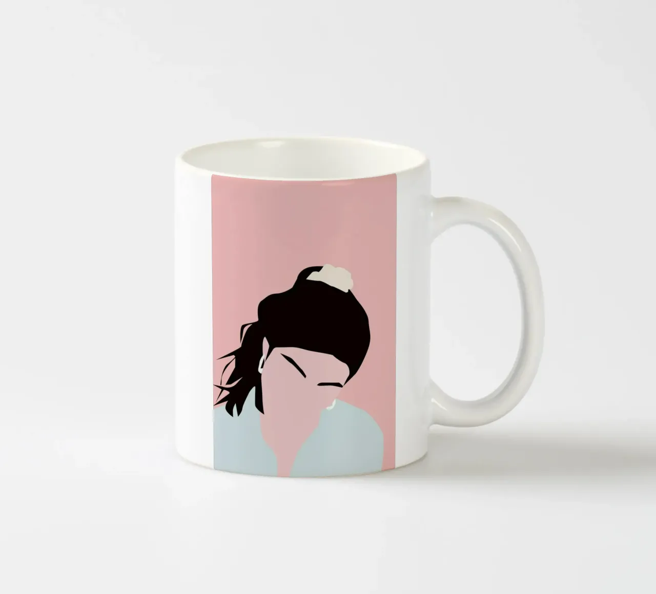 Ponytail tazza in ceramica da Helena Ravenne