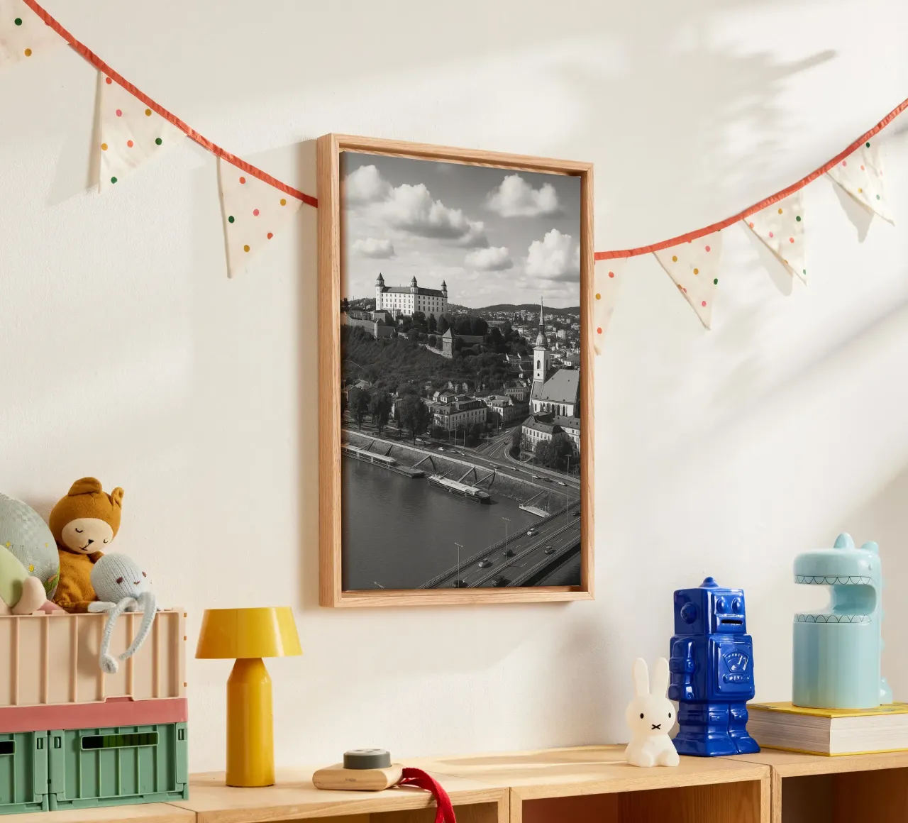 Bratislava, Slovacchia Panorama della città in bianco e nero Fotogramma tela con Cornice a cassetta da the gondels