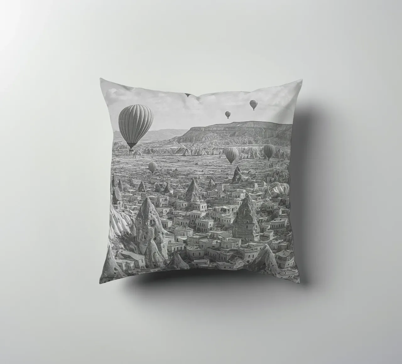 Cappadocia, Turchia Illustrazione panoramica della città in bianco e nero cuscino da the gondels