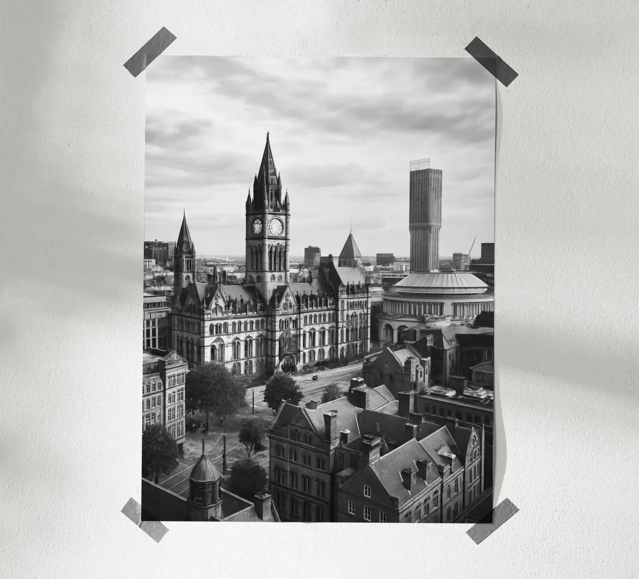 Menchester, inghilterra Panorama della città in bianco e nero Illustrati poster con telaio in legno da the gondels