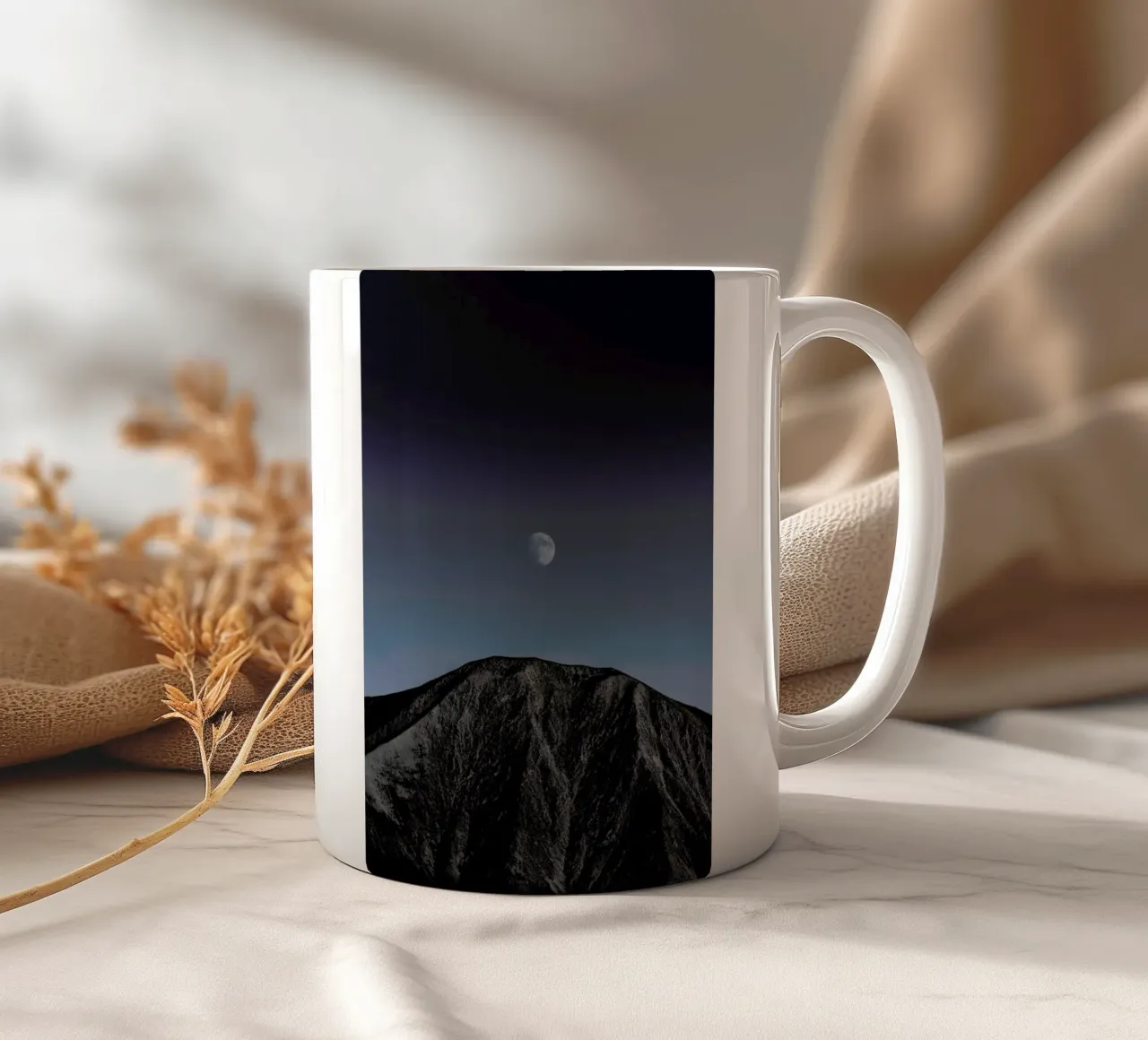 Dark Side of the Moon @Vasarely tazza in ceramica da EyeEm Mobile GmbH