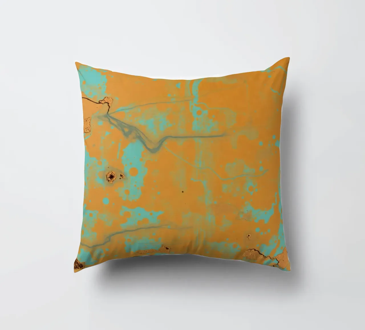 Arte astratta strutturata che mette in mostra i colori vivaci dell'arancio e del turchese. cuscino da DesignDoodle