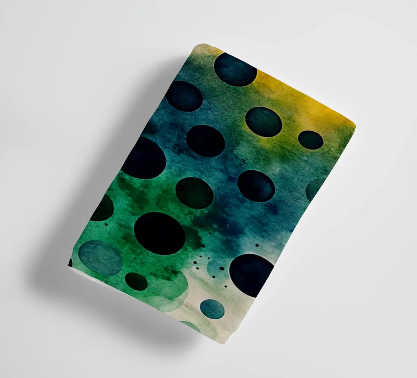 small circle towel by the gondols