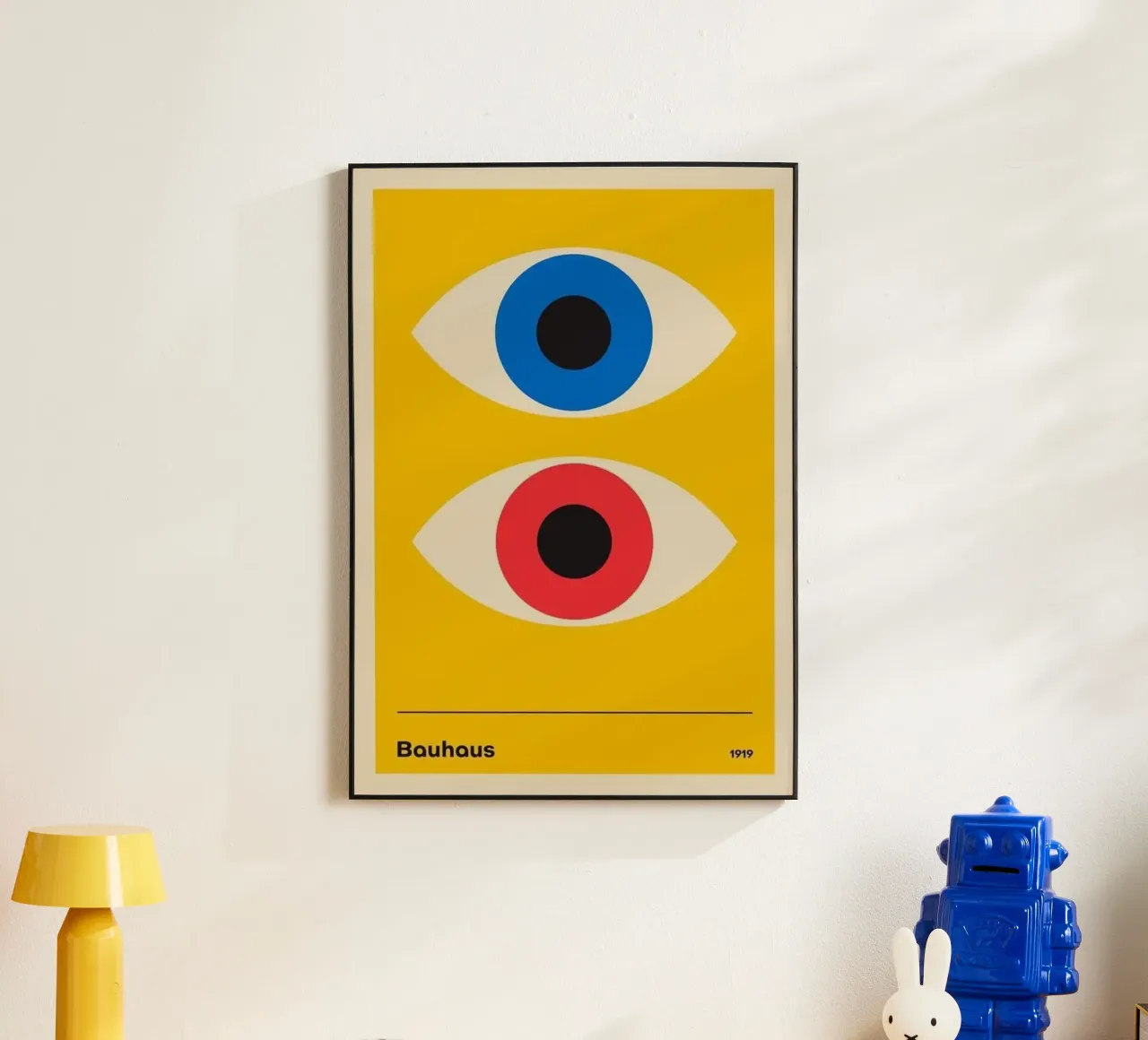 Cerchio nero su colore giallo alluminio dibond da Piere art Shops
