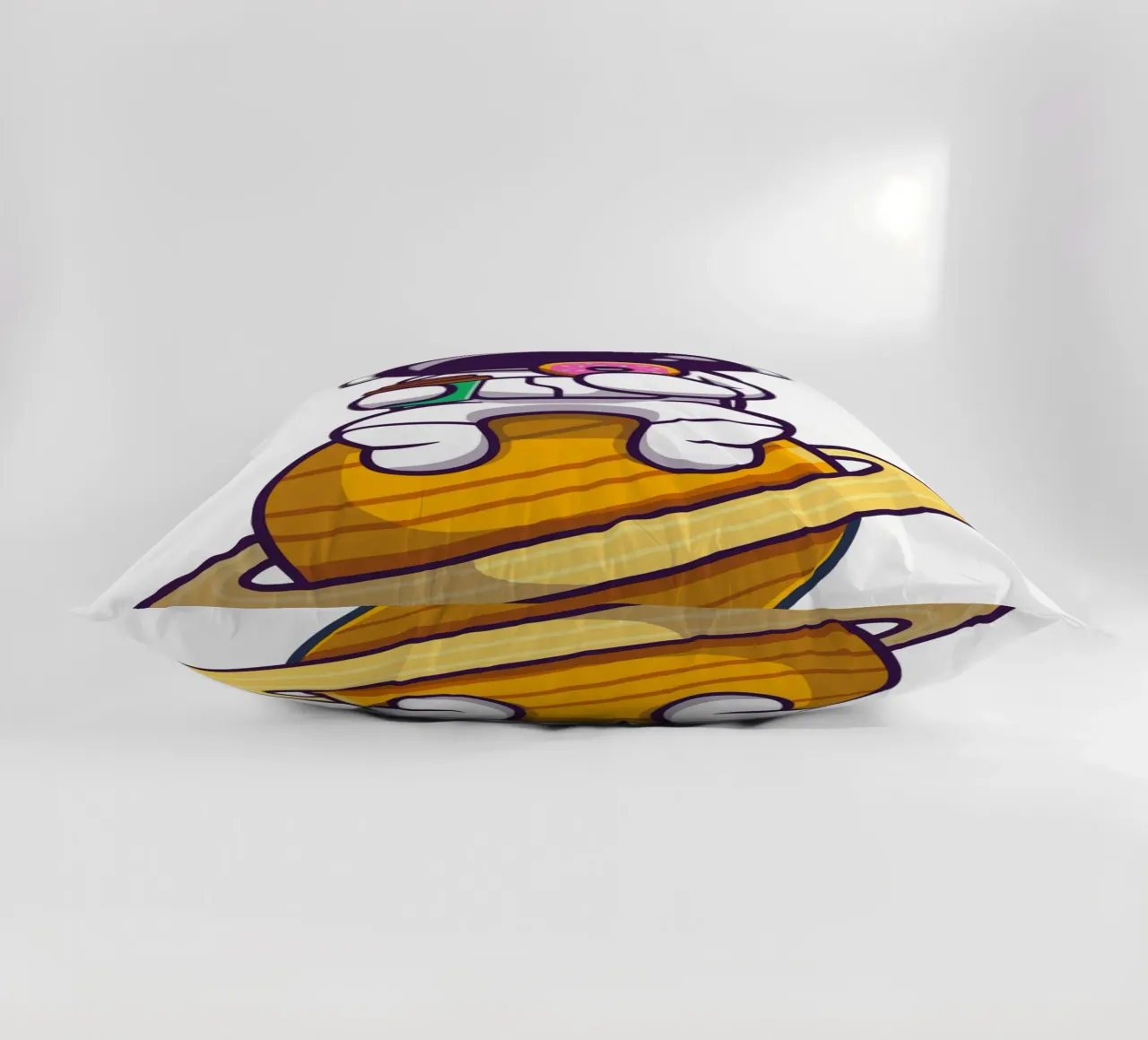 Astronauta carino che mangia una ciambella e tiene in mano una tazza di caffè cuscino da brockcon Shop