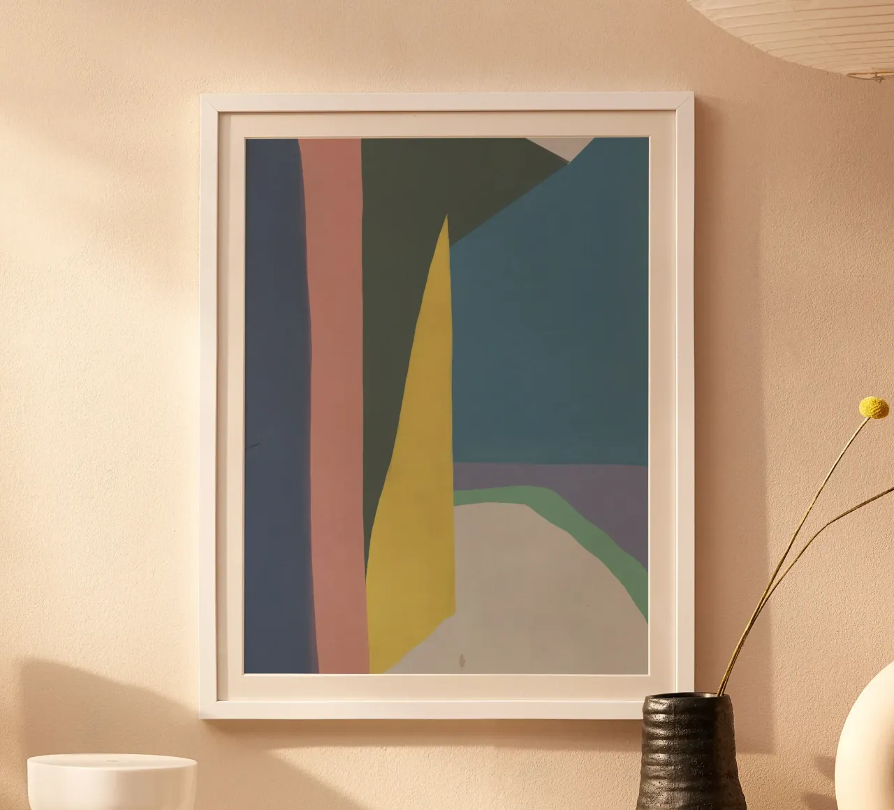 Forme astratte di luce gialla poster con telaio in alluminio da Little Dean
