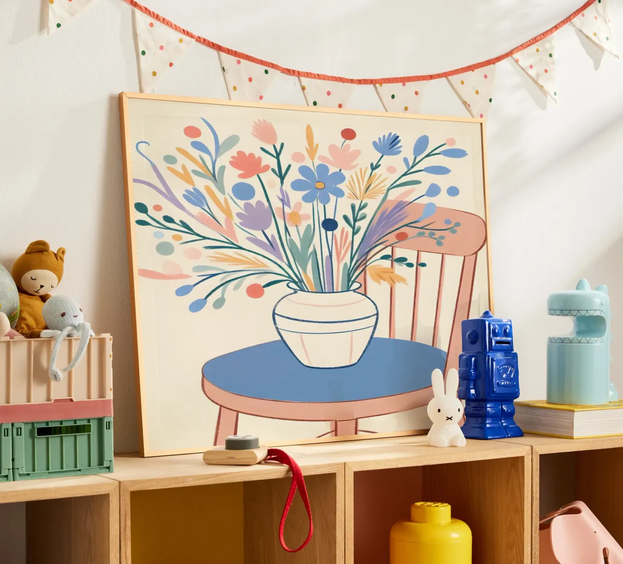 Fiori su una sedia Natura morta poster con telaio in alluminio da ARTOMATIC