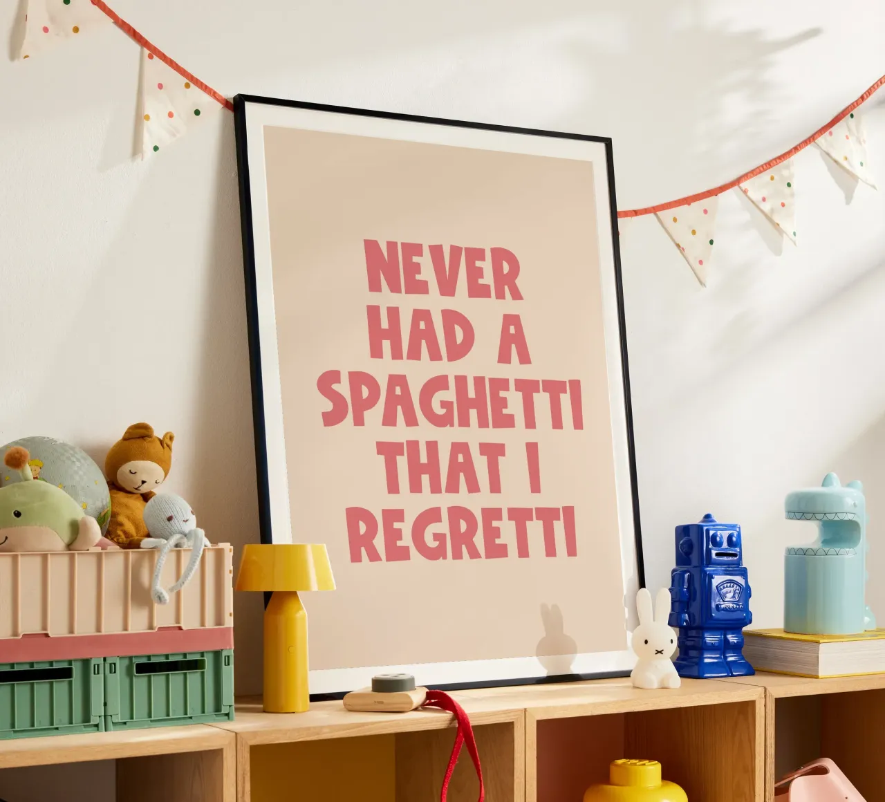 Spaghetti Funny Quote poster con telaio in alluminio da Paigaam Studio