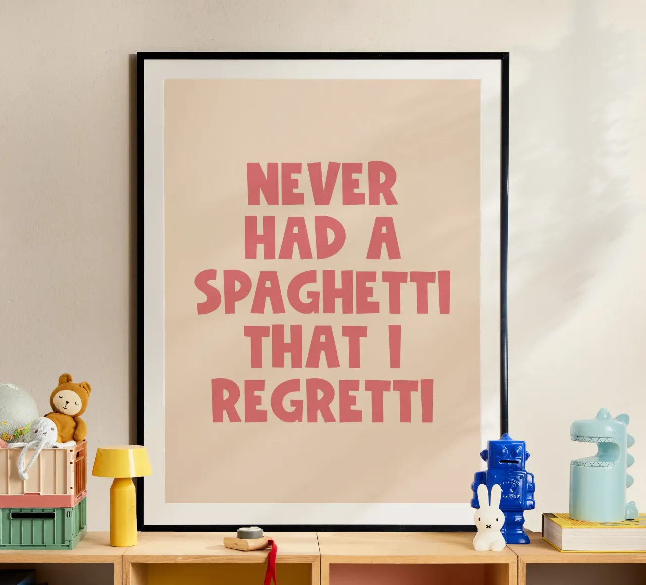Spaghetti Funny Quote poster con telaio in alluminio da Paigaam Studio
