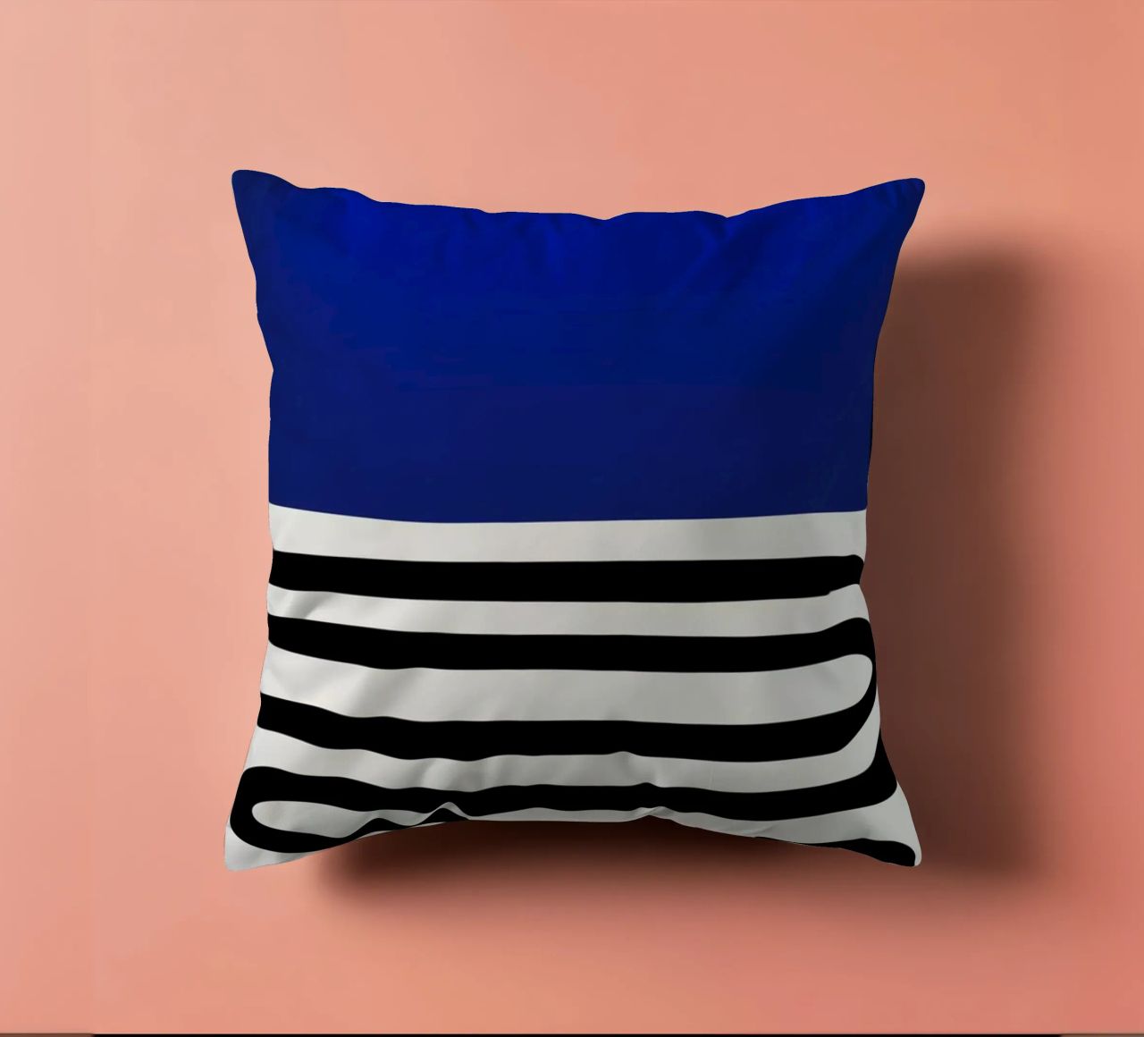 Fuori dal blu cuscino da Fox & Velvet