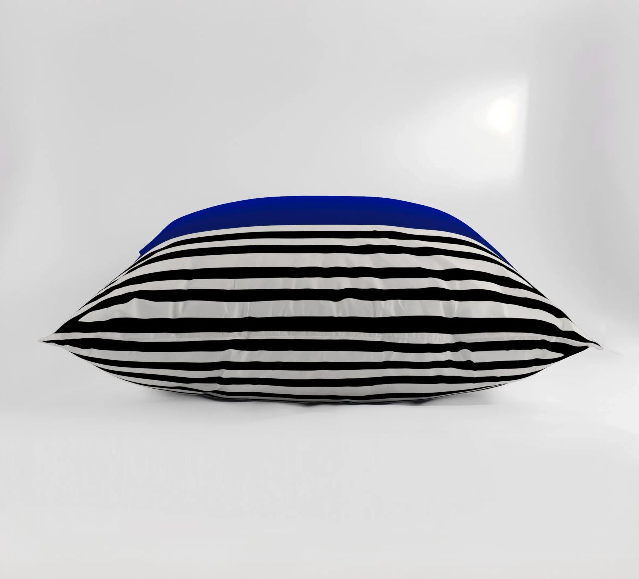Fuori dal blu cuscino da Fox & Velvet
