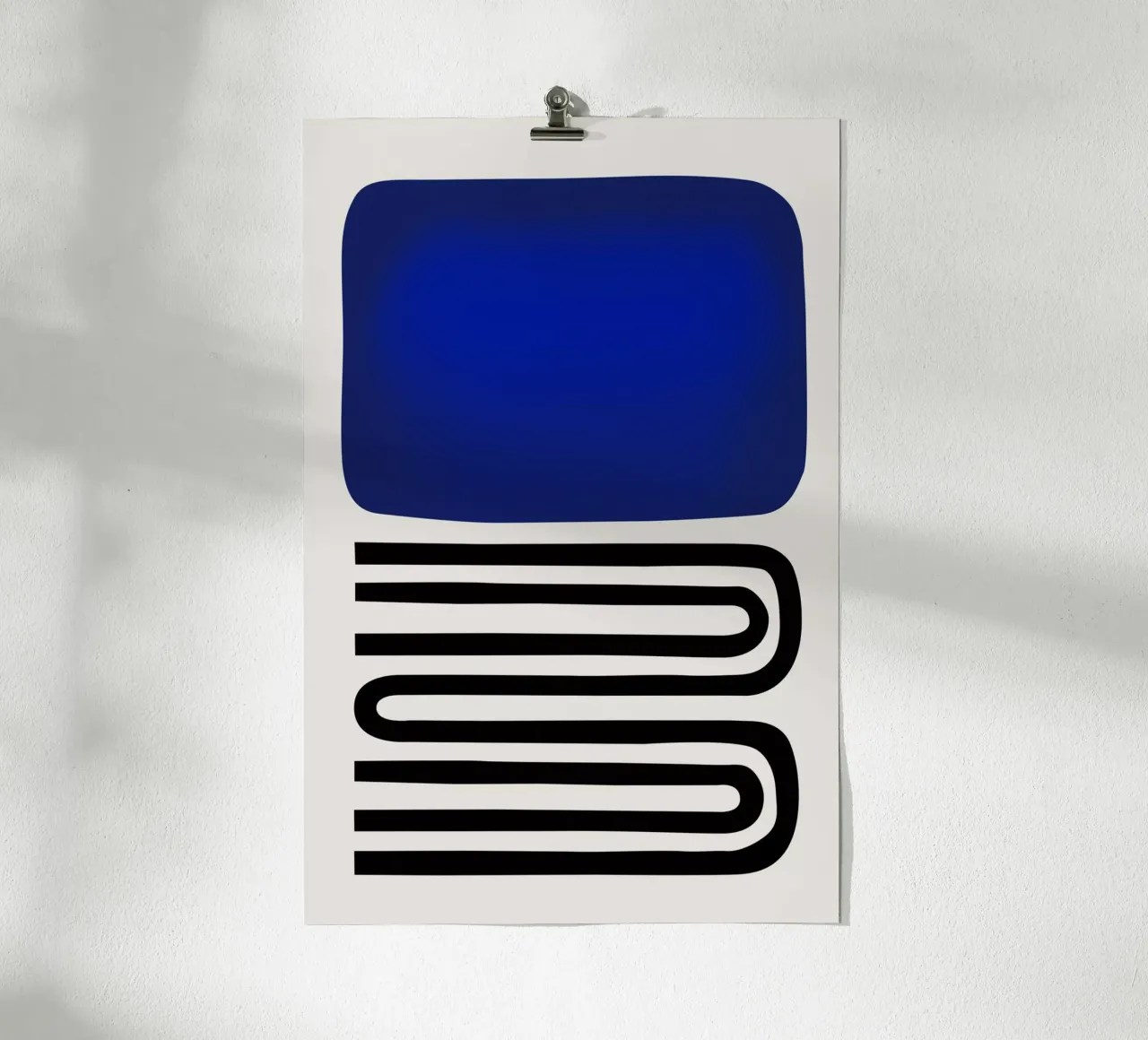 Fuori dal blu poster con telaio in legno da Fox & Velvet