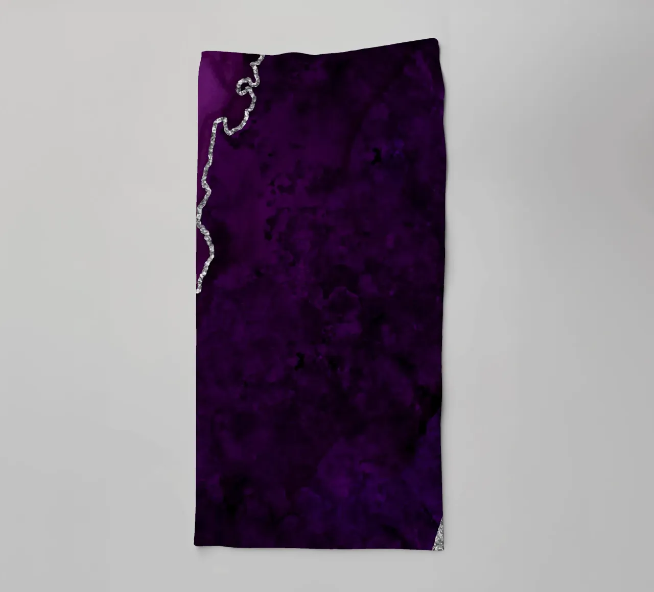 Paars & Zilver Agaat Textuur 01 badhanddoek van Gemstone Textures