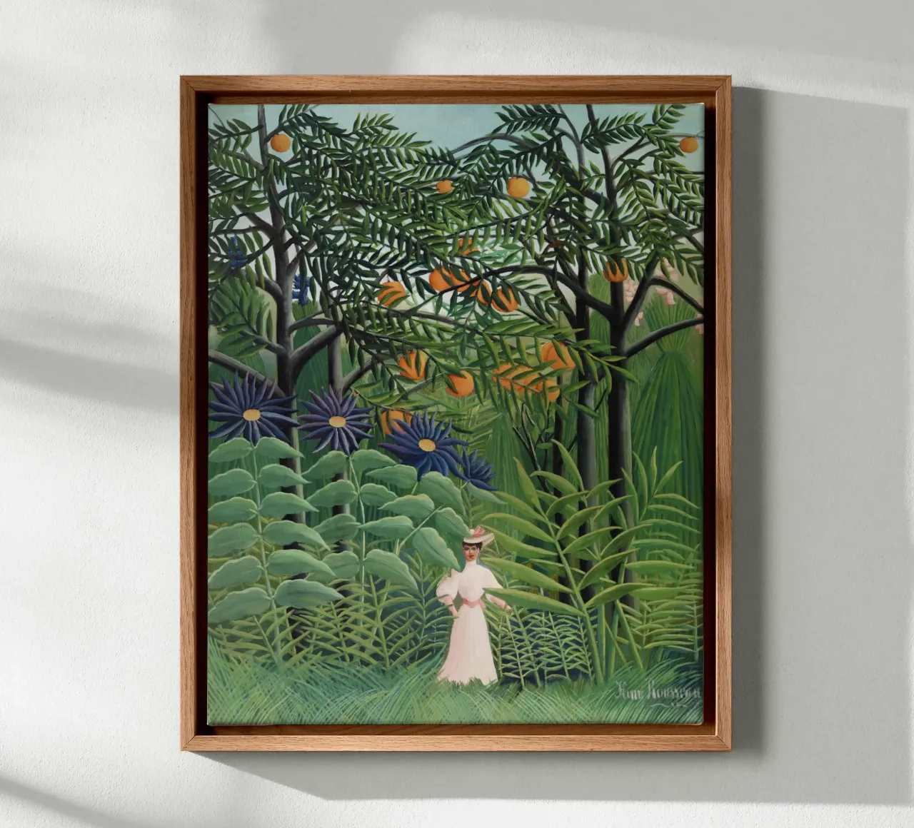 Donna che cammina in una foresta esotica (1905) tela con Cornice a cassetta da Venus Art