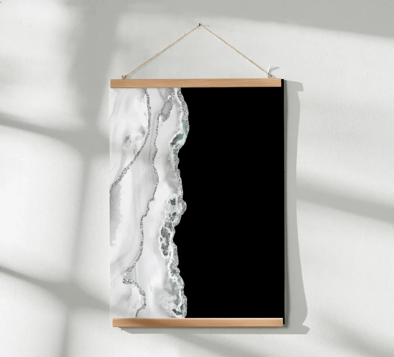 Weißer & silberner Achat Textur 04 Poster mit Aluminium Rahmen von Gemstone Textures