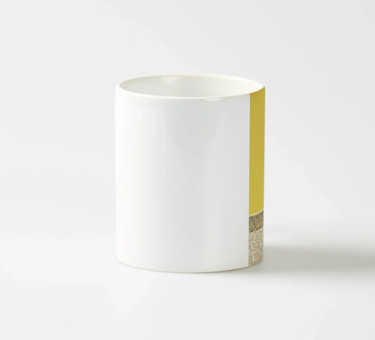 Yellow tazza in ceramica da Rupert Höller