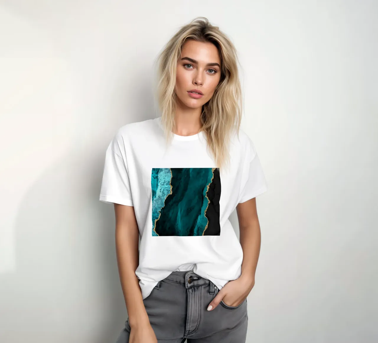 Blaugrün & Gold Achatstruktur 01 T-Shirt von Gemstone Textures
