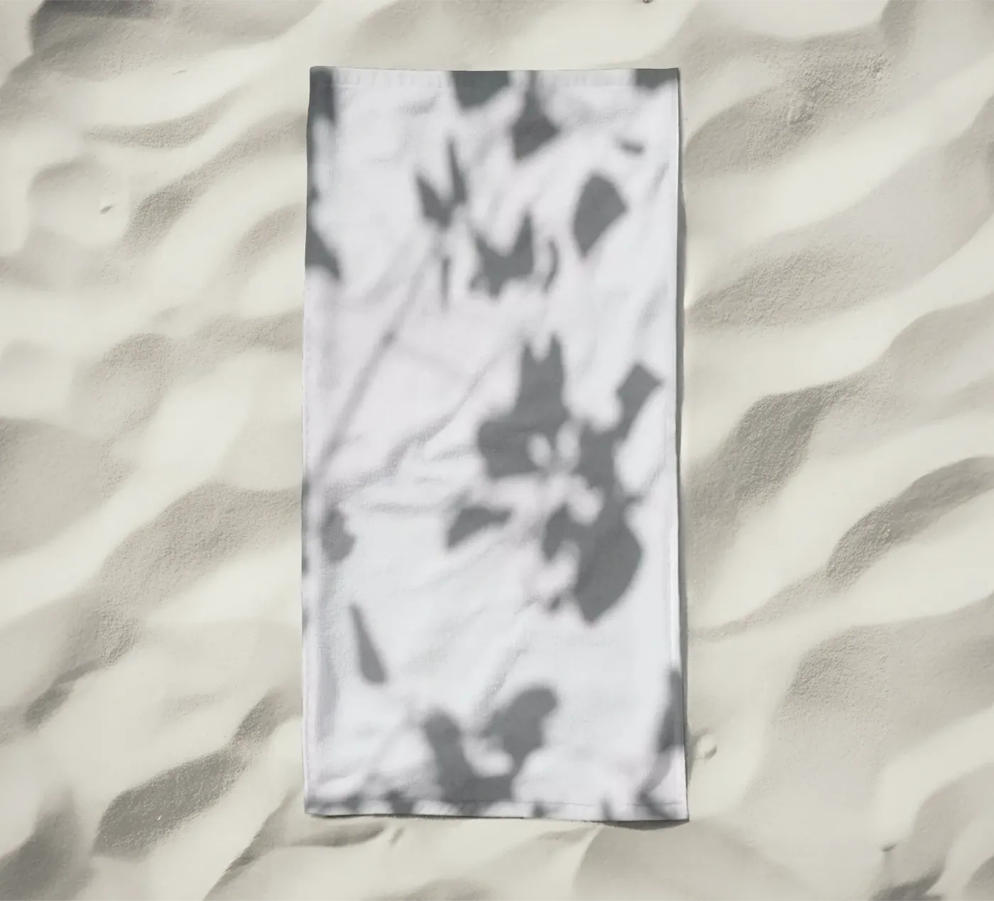 Shadow Strandtuch von Flora & Fauna