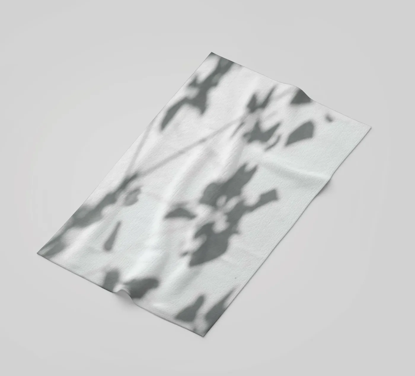 Shadow Strandtuch von Flora & Fauna