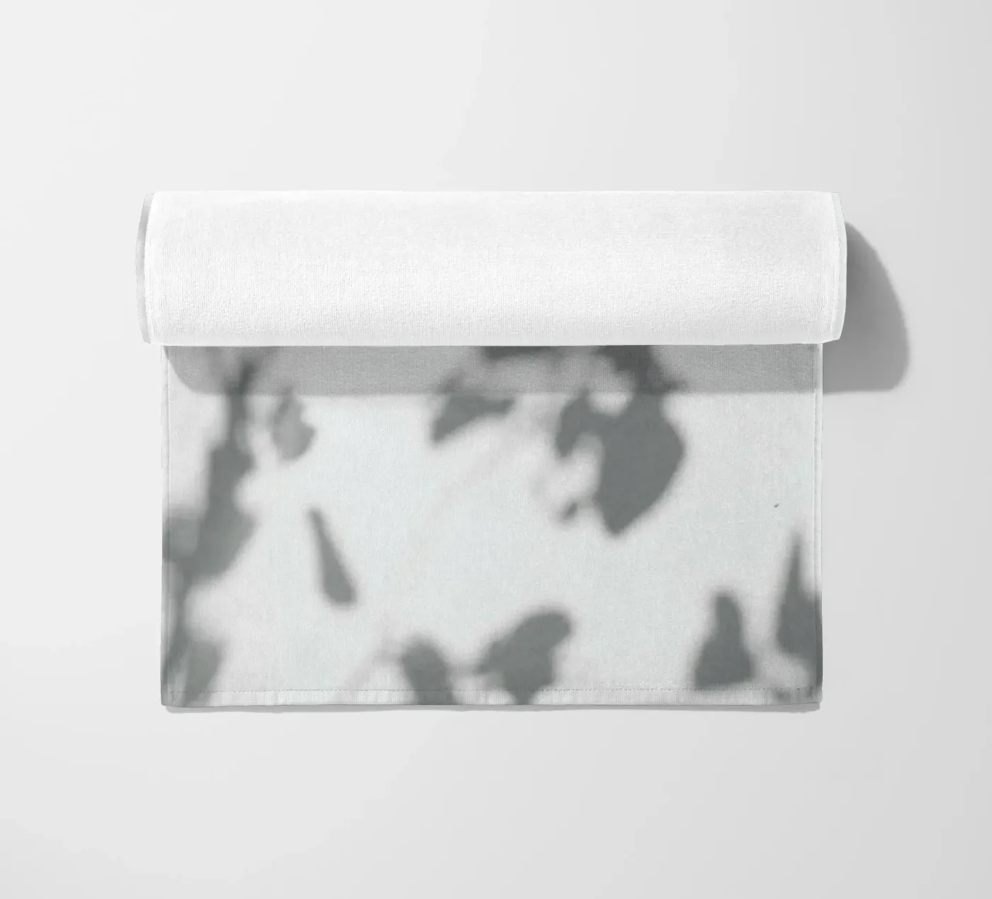 Shadow Strandtuch von Flora & Fauna