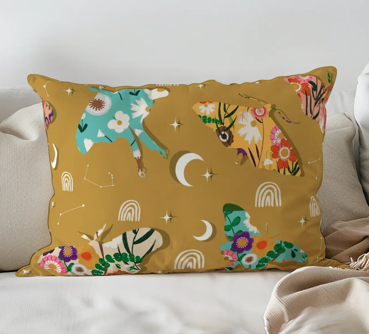 Falene cosmiche floreali - Senape celeste Boho cuscino da susanacosta