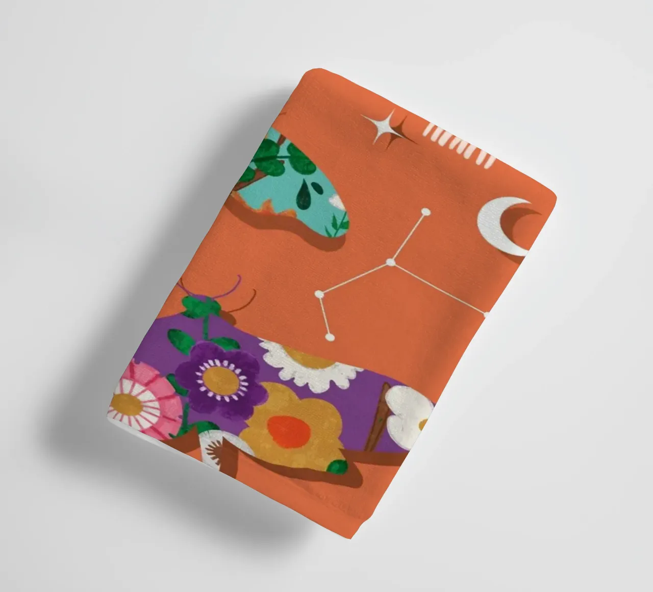 Falene cosmiche floreali - Boho Arancione celeste asciugamano da bagno da susanacosta