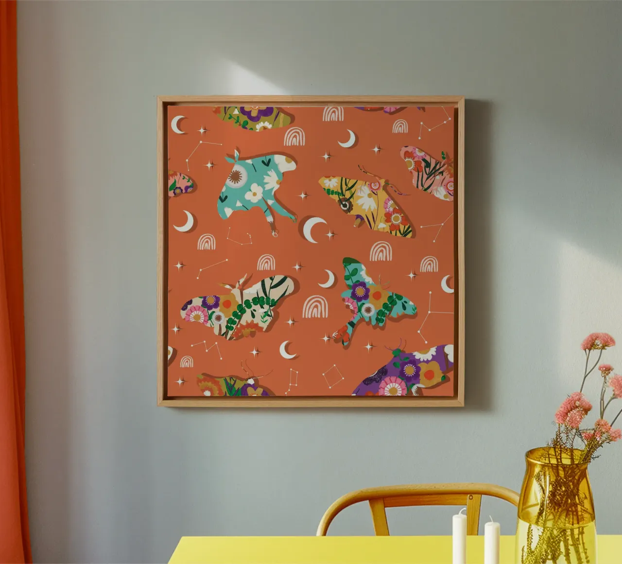 Falene cosmiche floreali - Boho Arancione celeste tela con Cornice a cassetta da susanacosta