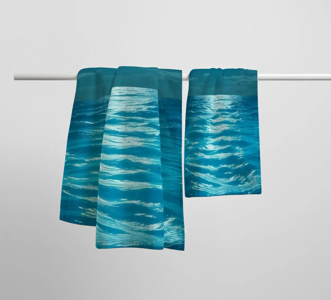 Serenità al chiaro di luna asciugamano da bagno da Artistic-shop
