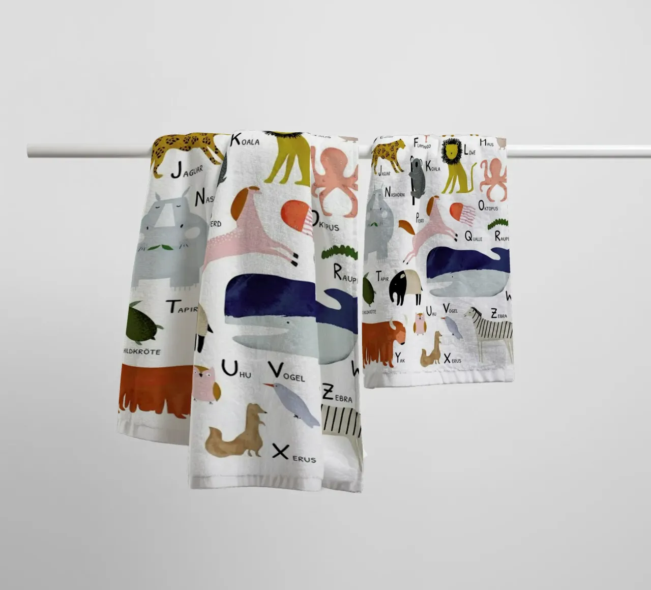 Tiere von A bis Z asciugamano da bagno da Little Flourishes