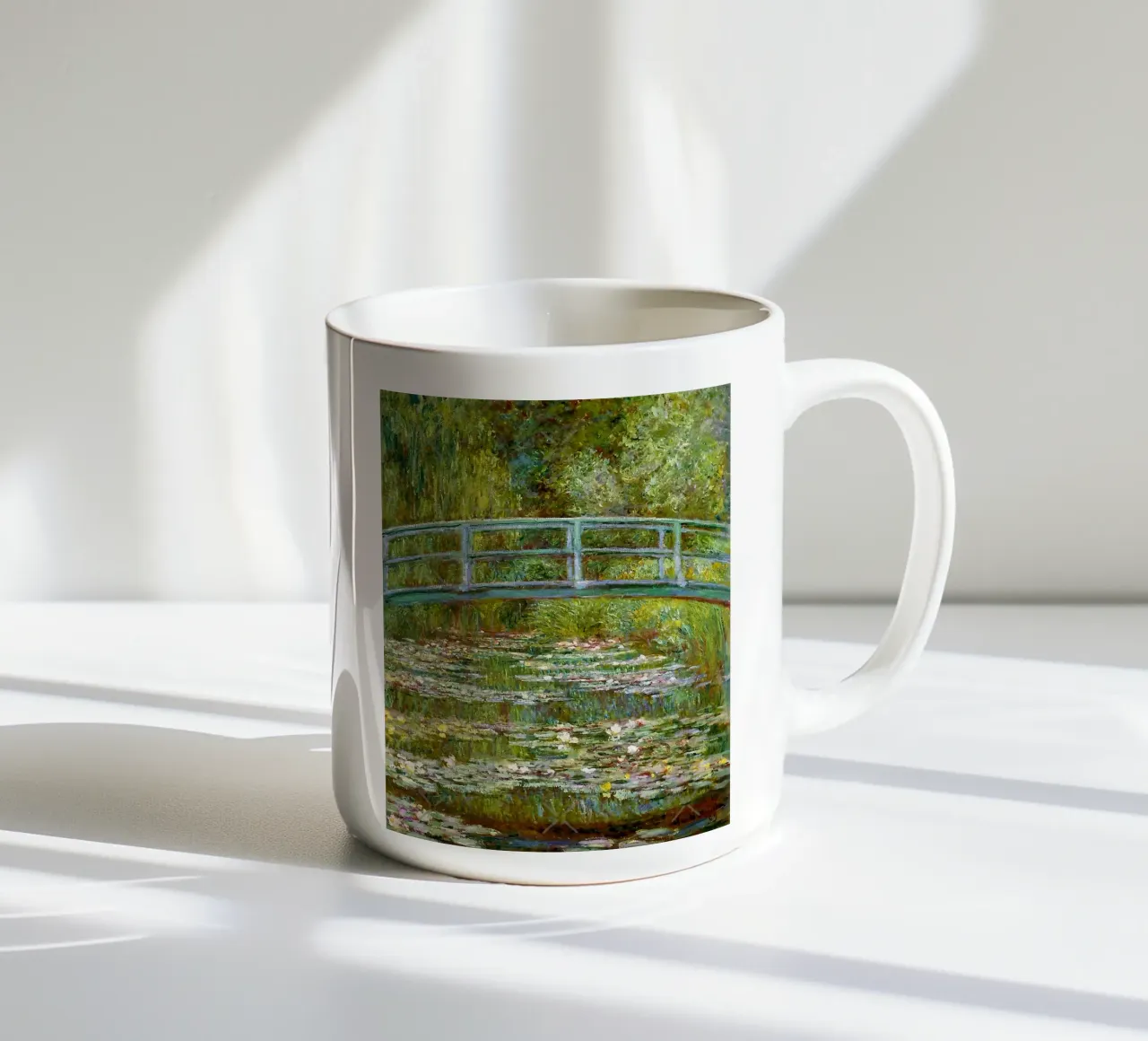 Ponte su uno stagno di ninfee tazza in ceramica da Maegan