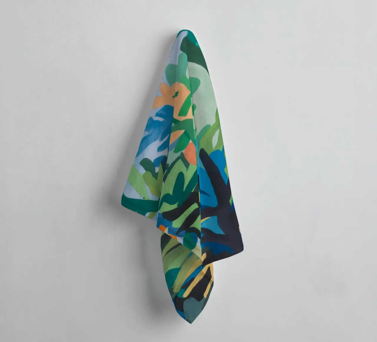 Abstraction verdoyante Tourbillon serviette de bain de Mystic Grain