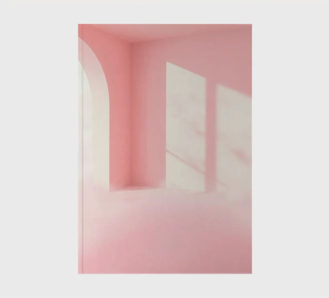 Zachtroze interieur met zonlicht dat schaduwen werpt in een dromerige notitieboek van DesignDoodle