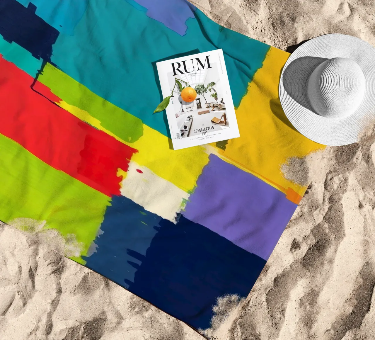 pittura astratta con forme geometriche vivaci telo mare da DesignDoodle