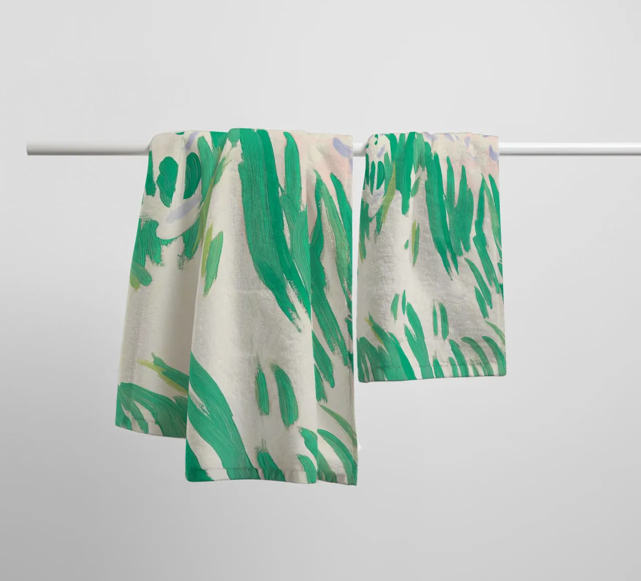 Abstracte Botanische Print, Bloemsierkunst, Groene Muurkunst badhanddoek van Boheme