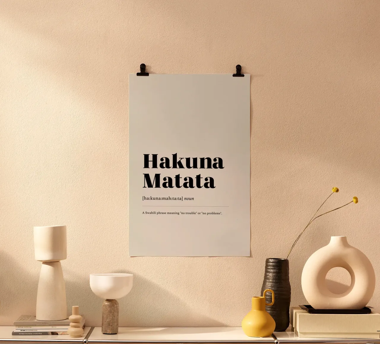 Hakuna Matata 2 poster con telaio in alluminio da daylight design studio