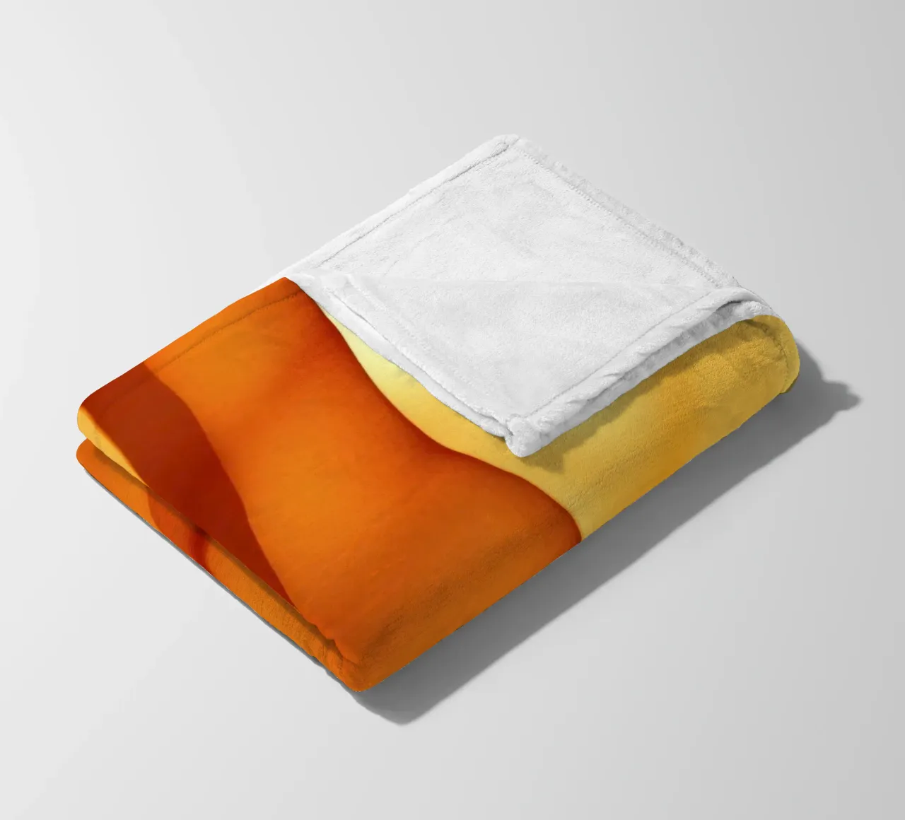 Forme astratte di colore arancione si fondono per creare un'arte calda e invitante. coperta in pile da DesignDoodle