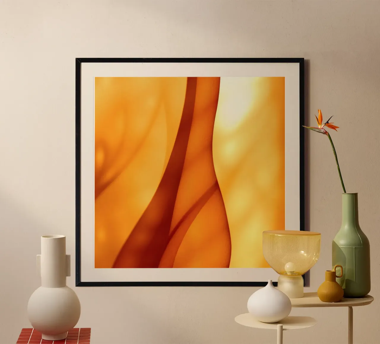 Abstrakte orangefarbene Formen verschmelzen zu einem warmen und einladenden Kunstwerk Hahnemühle von DesignDoodle
