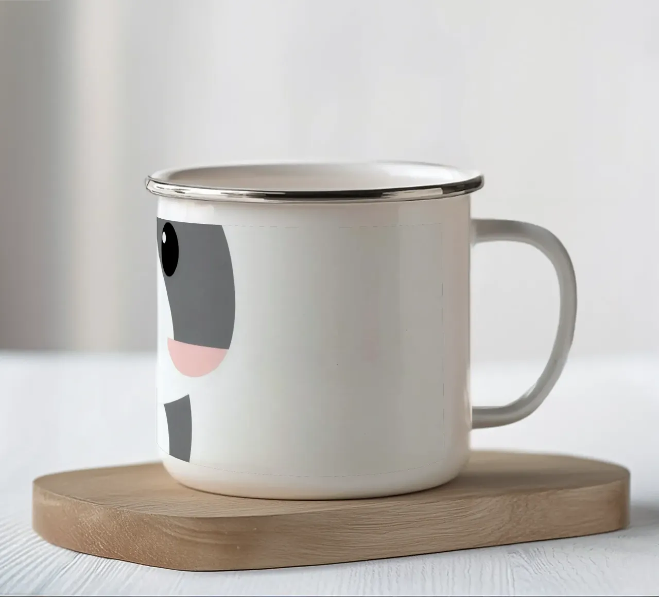Simpatico gatto dei cartoni animati con design a colori divisi in uno stile giocoso tazza in smalto da DesignDoodle