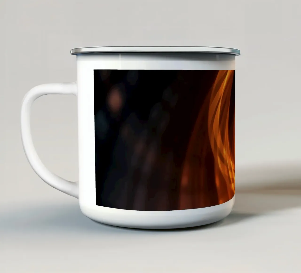 Des motifs tourbillonnants orange et noirs créent un art abstrait. mug en émail de DesignDoodle