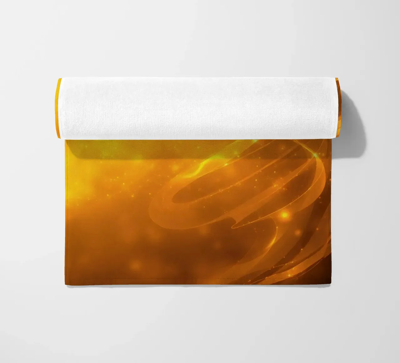 Oranje abstract licht wervelend in kosmische achtergrond bij schemering strandhanddoek van DesignDoodle