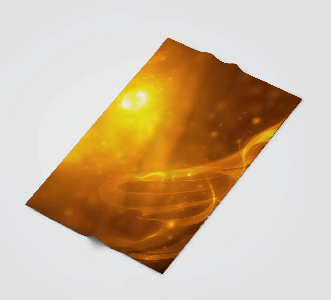 Luce astratta arancione che vortica sullo sfondo cosmico al crepuscolo coperta in pile da DesignDoodle