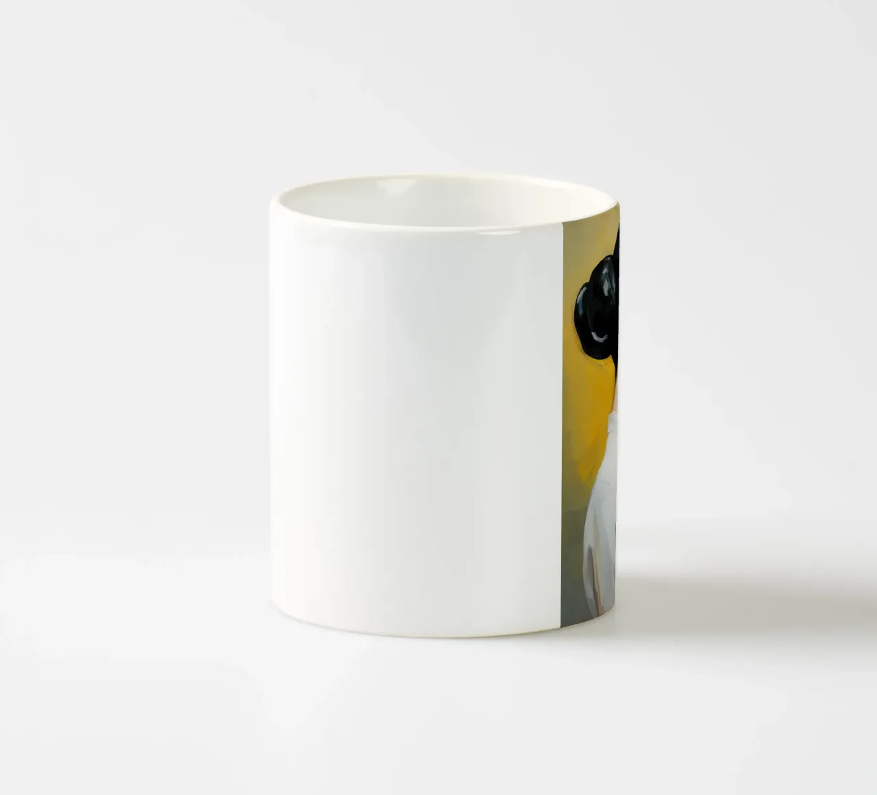Ritratto di donna con una ciotola di limoni tra le mani tazza in ceramica da Take Your Art BV