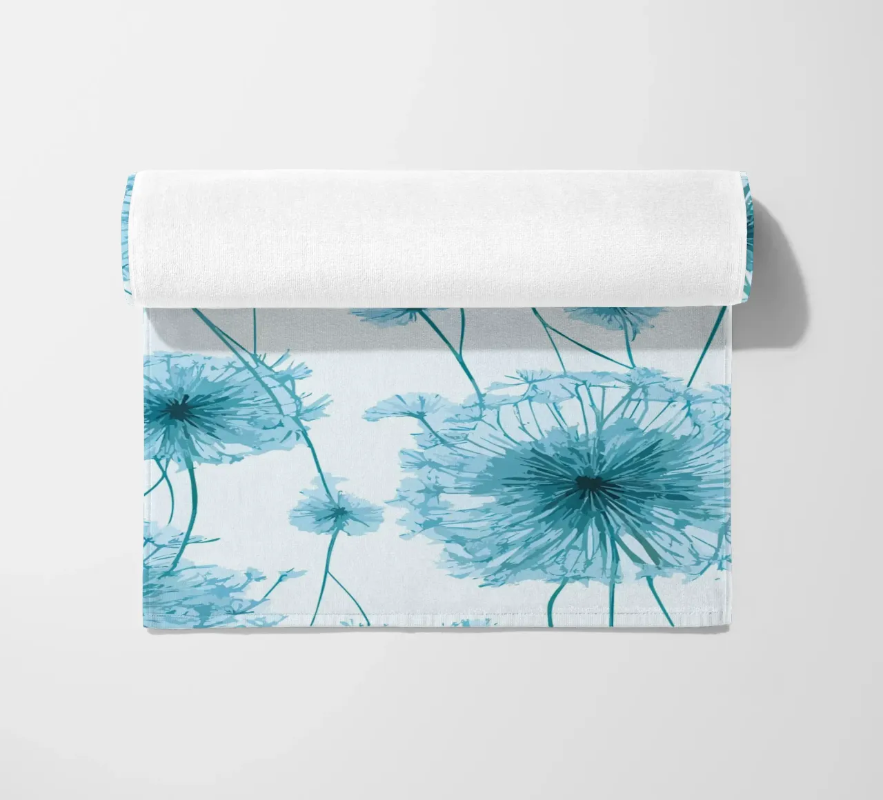 Brezza di dente di leone in blu telo mare da Botanical Pattern House